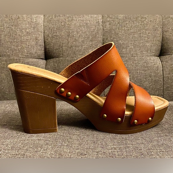 NWOB C Comfort Est. 1946 Cognac Brown Strappy Heeled Sandals - Picture 11 of 11